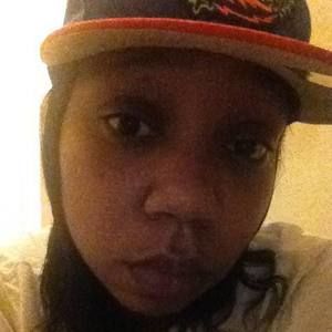 Meet your Posher, Nia